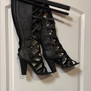 Black Strappy Peep-Toe Mid-Heel Gladiator Boots